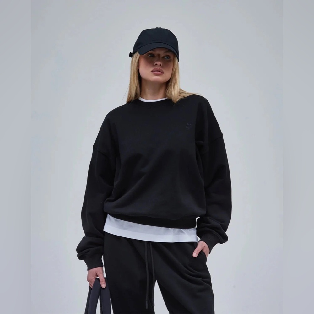 NWT Thirty Years Signature Crew Sweatshirt